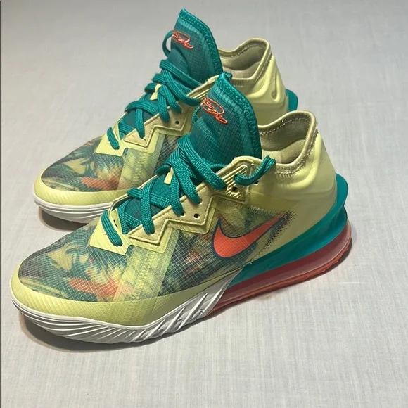 Nike LeBron 18 Low Palmer Green and Orange Athletic Shoes with Modern Design - Picture 2 of 6